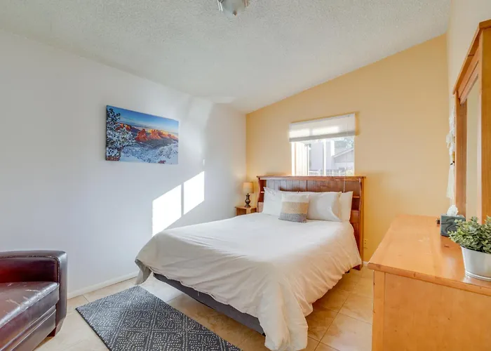 Near Hiking & Golfing: W/ Patio! Casa vacanze Sedona