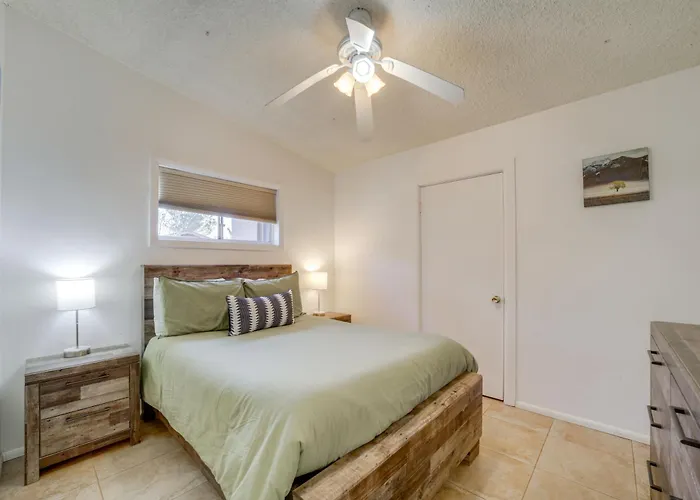 Near Hiking & Golfing: W/ Patio!